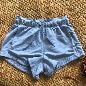 Lululemon shorts size 6